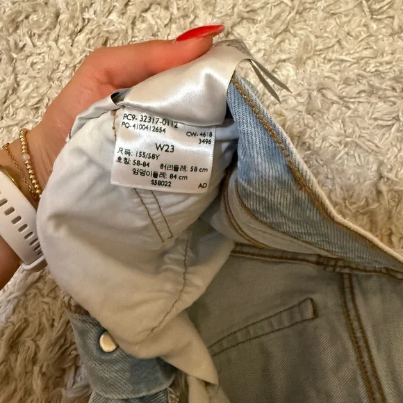 Levi’s Denim Shorts - Picture 3 of 4